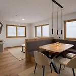 Alpenglow - With Panoramic Mountain View By Alpenluxus Collection Holiday home
