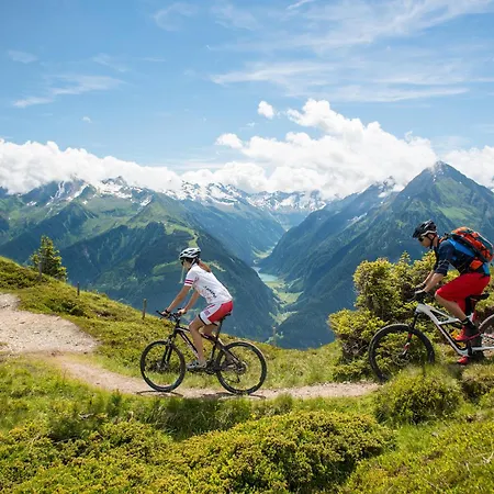 ALPENGLOW Apartment - AlpenLuxus Collection